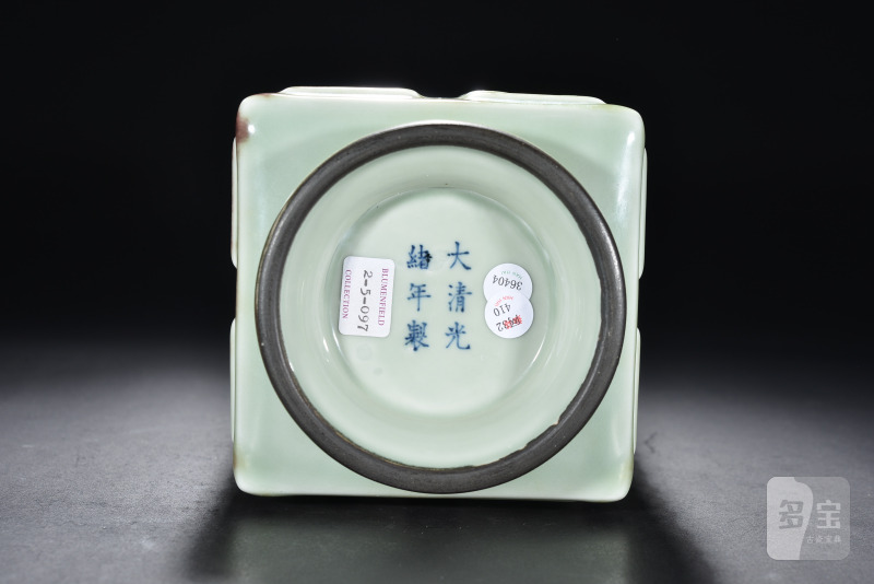 清 窑变红釉八卦琮式瓶 - 图5